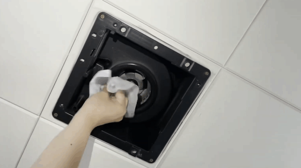 힘펠 화장실 환풍기 셀프 청소 직접 후기 – 초보도 10분만에 4 힘펠 화장실 환풍기 셀프 청소3